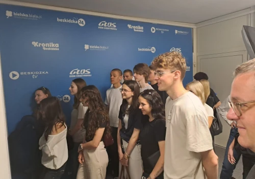Uczniowie Asnyka z wizytą w Beskidzkiej Grupie Medialnej