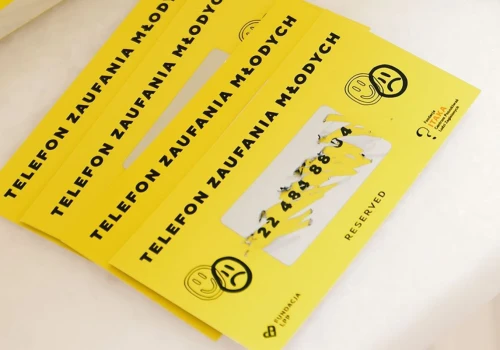 5 lat Telefonu Zaufania Młodych. Projekt wspierany przez Reserved pokazuje, ile może zmienić jedna rozmowa