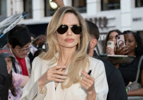 Angelina Jolie udowadnia, że minimalizm nigdy nie wychodzi z mody