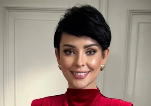 Dorota Gardias postawiła na letni klasyk. Te spodnie znów są wszędzie