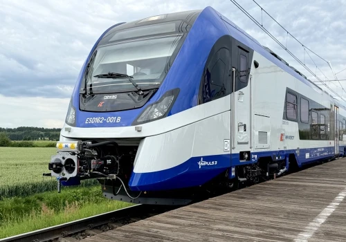 PKP Intercity i Newag pokazują pierwszą gotową hybrydę. Ruszają jazdy testowe!