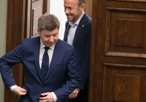 Lekarz milioner przed trzydziestką. Grabiec próbuje gasić pożar. Naprawdę to powiedział