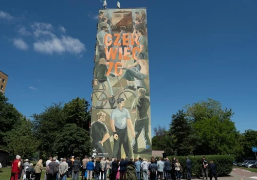 Ursus. Odsłonięto mural na 50. rocznicę Czerwca 1976. 