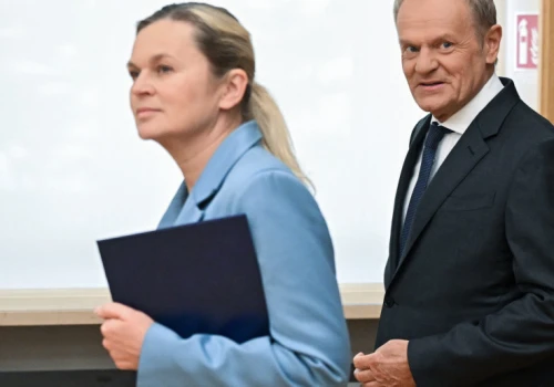 Zakaz smartfonów może wyjść poza mury szkół. Kary dopiero będą dyskutowane