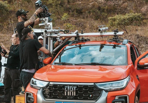 39 nowych samochodów marki Fiat i 350 osób na planie. Kręcą wyjątkowy film