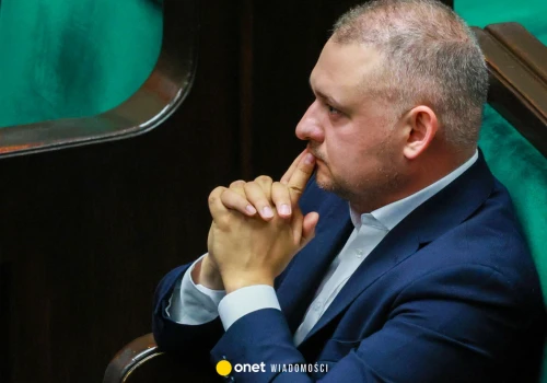 Olbrzymia łapówka, znajomy z gotówką i nerwy w partii. Kulisy sprawy posła KO