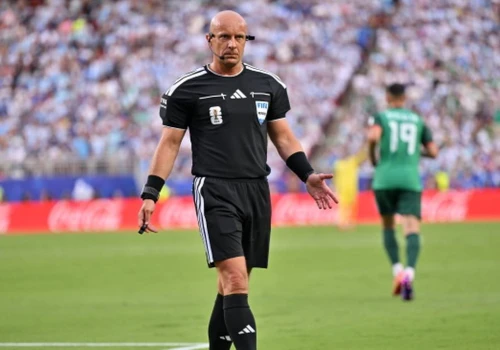 Burza wokół sędziego Szymona Marciniaka. Do FIFA wpłynęła oficjalna skarga