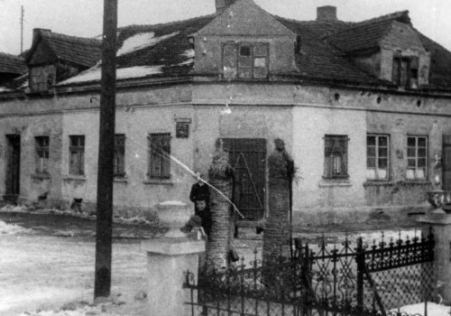 Tajemniczy budynek przy ważnym skrzyżowaniu. Gdzie stał ten dom?
