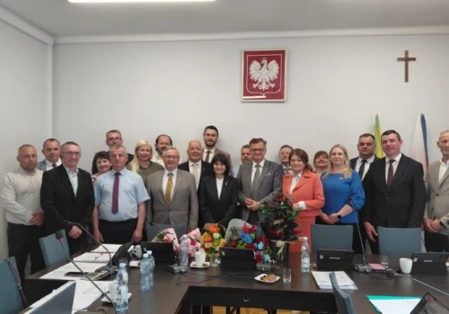 Wójt Moszczenicy Dariusz Magacz, także z wotum zaufania i absolutorium