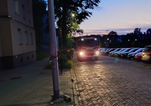 Czujniki tlenku węgla alarmowały lokatorów. Kilkadziesiąt wyjazdów strażaków – foto