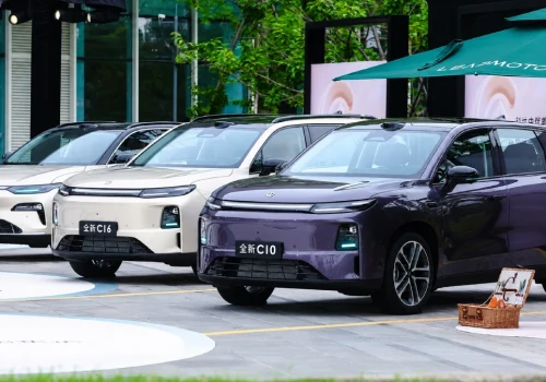 Leapmotor mocno poprawił swoje SUV-y. 312 KM i 16 minut przy ładowarce