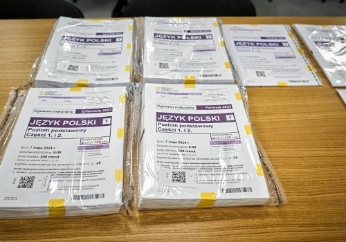 Tyle dostaje egzaminator za sprawdzanie matur. Stawki za arkusze w 2026 roku zaskakują