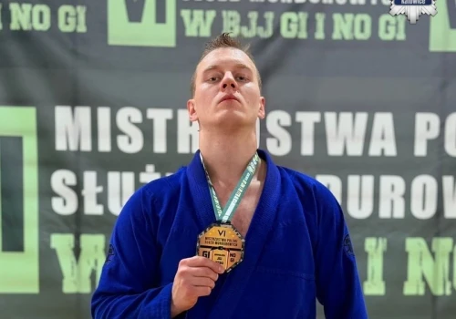 Policjant z Katowic mistrzem Polski w jiu-jitsu. Łukasz Banach ze złotem