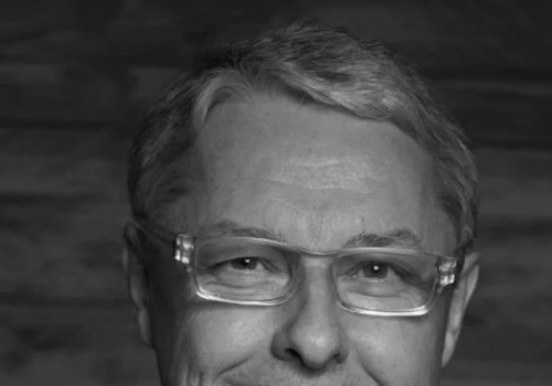 Claude Guillemot zmarł w katastrofie samolotu. Był założycielem Ubisoftu