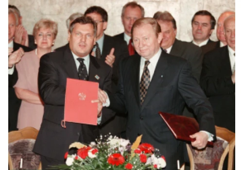 Były prezydent Kuczma zrzekł się przyznanego mu w 1997 r. Orderu Orła Białego