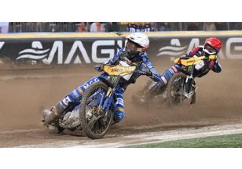 Grand Prix nocną porą. Ulewa, awarie i triumf Bartosza Zmarzlika we Wrocławiu! Polak znów liderem cyklu