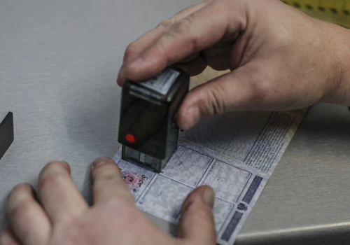 Brak miejsca na pieczątki w dowodzie rejestracyjnym. Czy trzeba wymieniać?