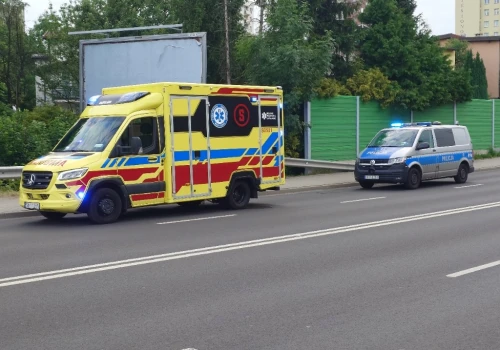 Mężczyzna się przewrócił i doznał urazu. Zgłoszono wypadek – foto