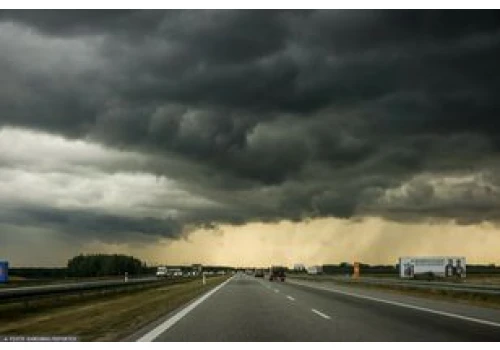 Burze w Polsce. Straż pożarna miała w sobotę prawie 900 interwencji
