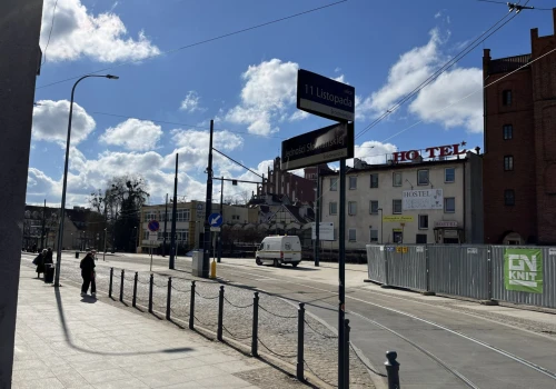 Dlaczego nazywany jest „placem pomników”? Historia miejsca, które zna cały Olsztyn