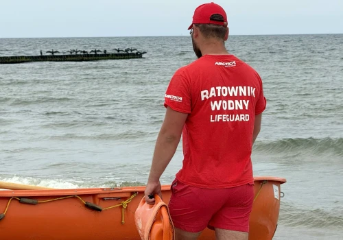 Wypełnione po brzegi plaże i rekordowa liczba interwencji. Ratownicy apelują o ostrożność