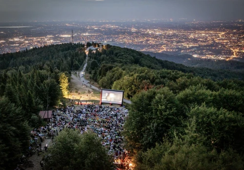 Kino plenerowe wraca na Szyndzielnię. Dwa wyjątkowe seanse pod gwiazdami tego lata