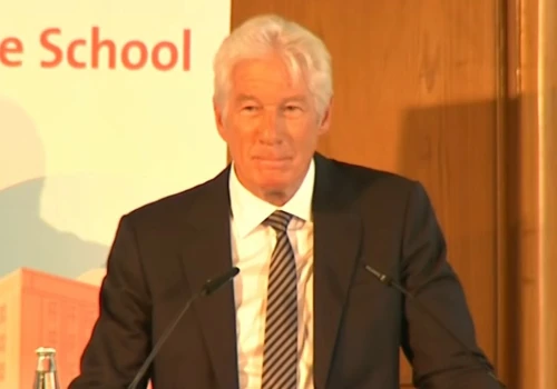 Niewidzialni mieszkańcy miast. Richard Gere walczy o prawo do domu