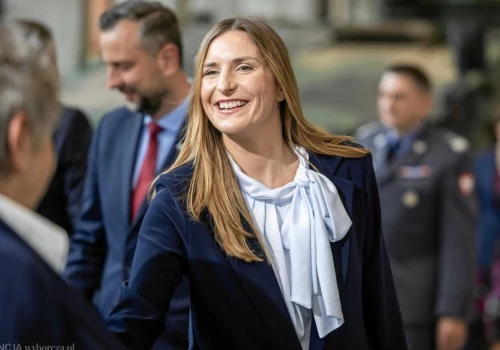 Od dziennikarki do teczki w MON. Kim jest nowa wiceminister obrony?