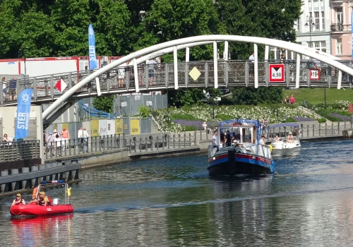 An Impressive Parade Once Again Sailed Along the Brda. Ster na Bydgoszcz Festival Is Underway