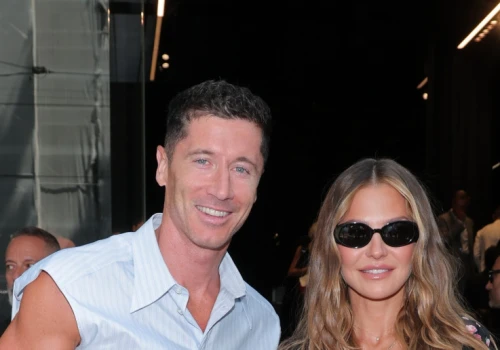 WELL LOOK: Anna i Robert Lewandowscy olśnili w Mediolanie. Transparentna suknia skradła show