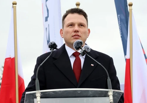 Po odebraniu orderu Zełeńskiemu, swoje ordery zwrócili też…
