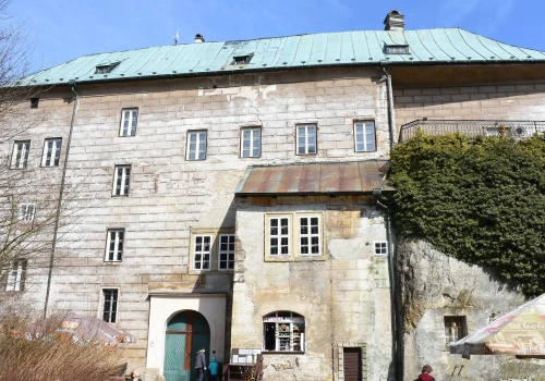 Tajemniczy czeski zamek przyciąga jak magnes. To w nim ma się znajdować brama do piekieł