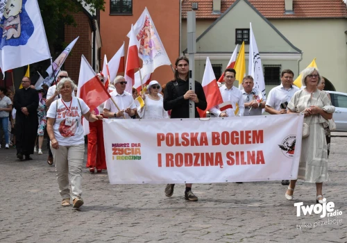 Stargard. Marsz pod hasłem „Tylko chłopak i dziewczyna – to normalna jest rodzina” (ZDJĘCIA)