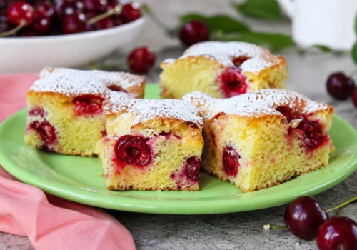 Robiłeś tak ciasto z czereśniami? Ten 1 trik sprawia, że jest jak chmurka