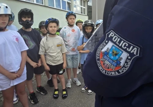 Czwartoklasiści z Imielina zdali egzamin pod okiem policjanta