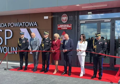 Nowa strażnica PSP w Garwolinie otwarta. Inwestycja za 31 mln zł ma poprawić bezpieczeństwo w całym powiecie