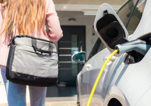 Samochody elektryczne zasilają domy. Szwedzi testują nowatorski system