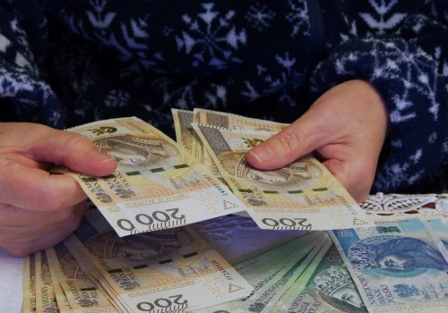 Czternasta emerytura 2026 pod lupą. Sprawdź, czy dostaniesz pełną kwotę