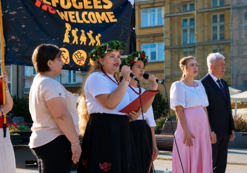 Protest w Rzeszowie w obronie pamięci Henry’ego Nowaka. Uczestnicy sprzeciwiali się masowej migracji