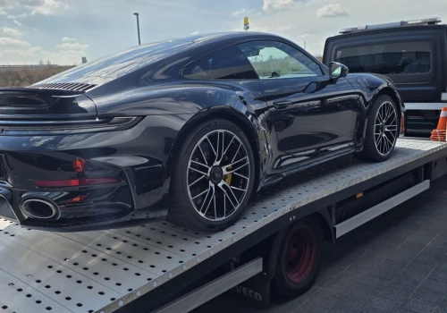 Czy można jechać dalej? 7 sygnałów, że auto powinno trafić na lawetę