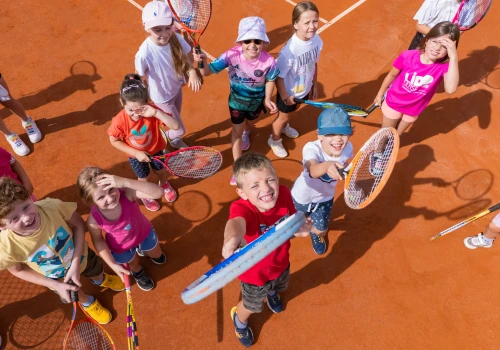 Piłka, rolki czy basen? Sprawdź 5 pomysłów na sportowe półkolonie we Wrocławiu