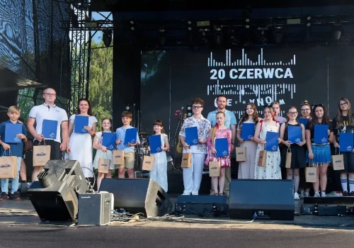 Nagrody dla najzdolniejszych artystycznie uczniów ze szkół w Ciechanowie