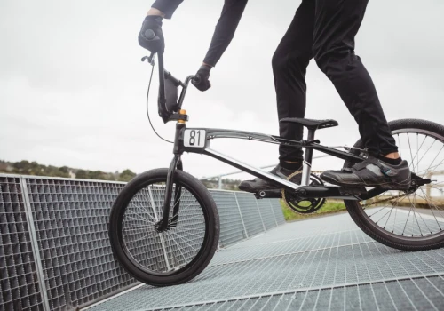 Jak rozpocząć jazdę na rowerze BMX?