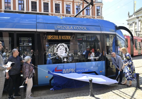 Jacek Sutryk: ten tramwaj ma być symbolem pamięci o wyjątkowej Wrocławiance