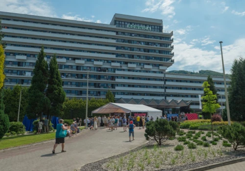 Kultowa ikona Ustronia odzyskała blask. Słynne sanatorium i piramidy odmienione za 275 mln zł