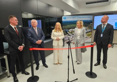 Nowy etap cyfryzacji w IPCZD. Apteka szpitalna przeszła modernizację za blisko 39 mln zł