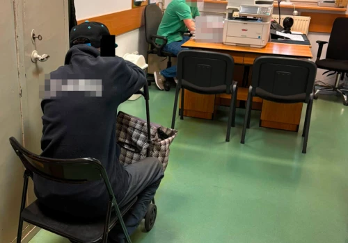 Podpalenie straganu ze zniczami na Żoliborzu – 53-latek zatrzymany przez policję