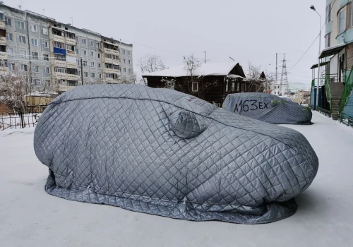 Pokrowiec na cały samochód – czy warto zabezpieczyć auto przed pogodą?