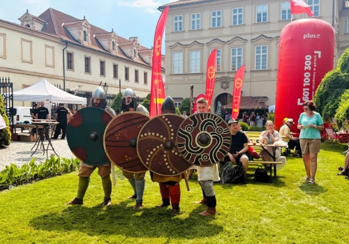 Cieszyńskie smaki, góralska muzyka i zbójnickie zabawy. Nasz region zaprezentował się w Pradze