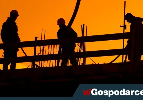 Płace rosną, a miejsc pracy ubywa i ubywa